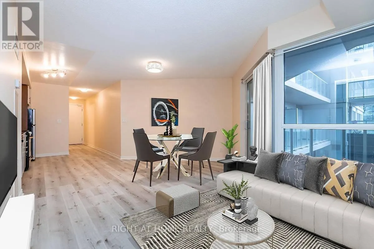 512 - 352 FRONT STREET W