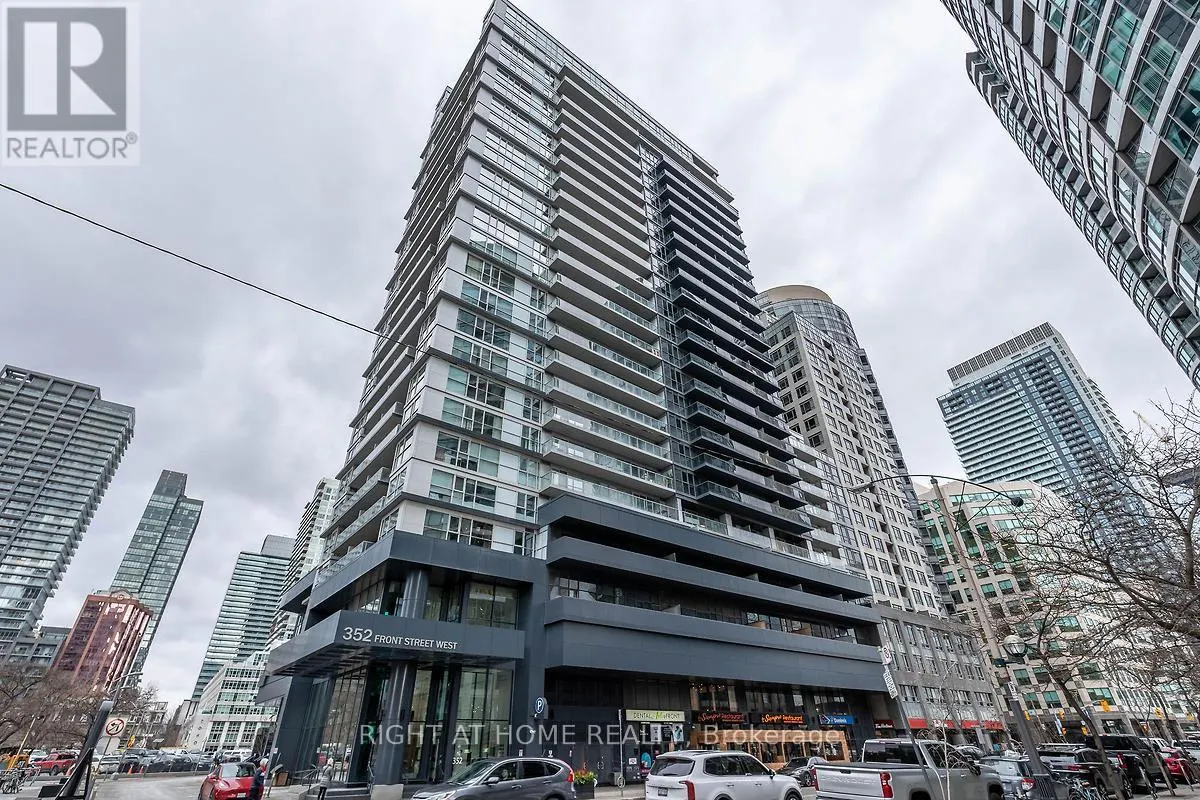 512 - 352 FRONT STREET W