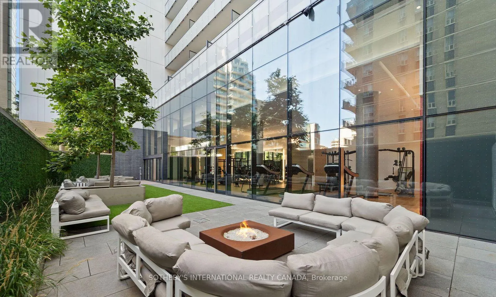 1111 - 185 ROEHAMPTON AVENUE