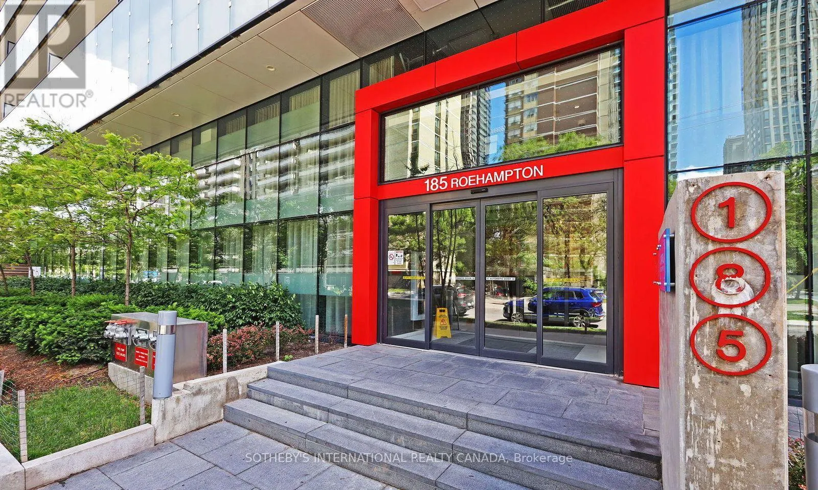 1111 - 185 ROEHAMPTON AVENUE