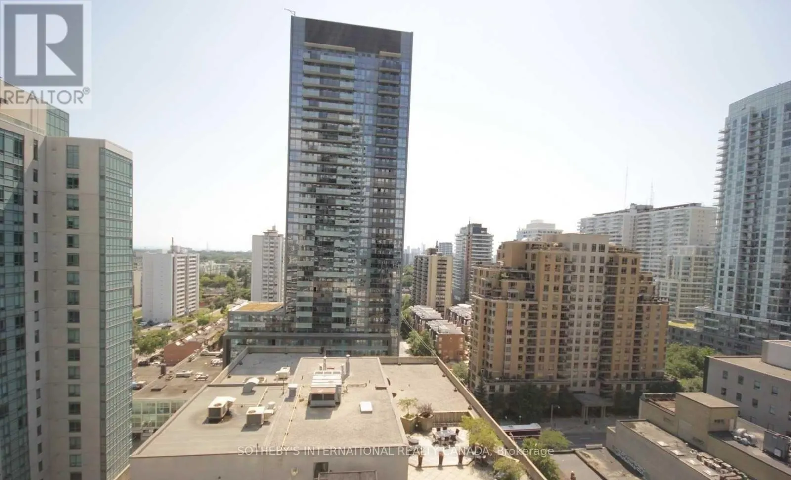 1111 - 185 ROEHAMPTON AVENUE