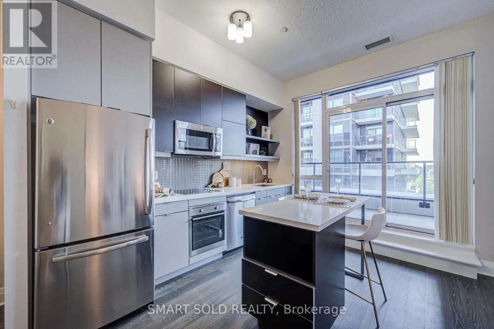 624 - 399 SPRING GARDEN AVENUE E