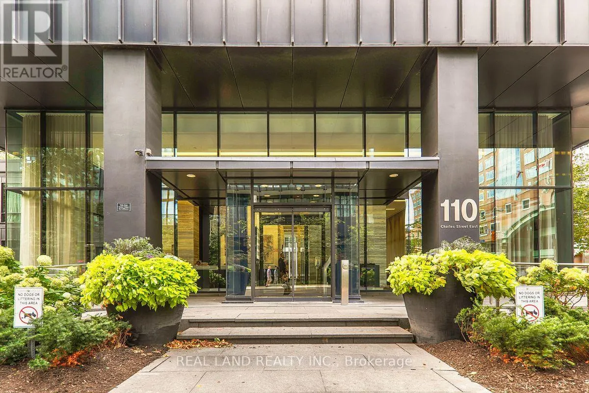 4005 - 110 CHARLES STREET E