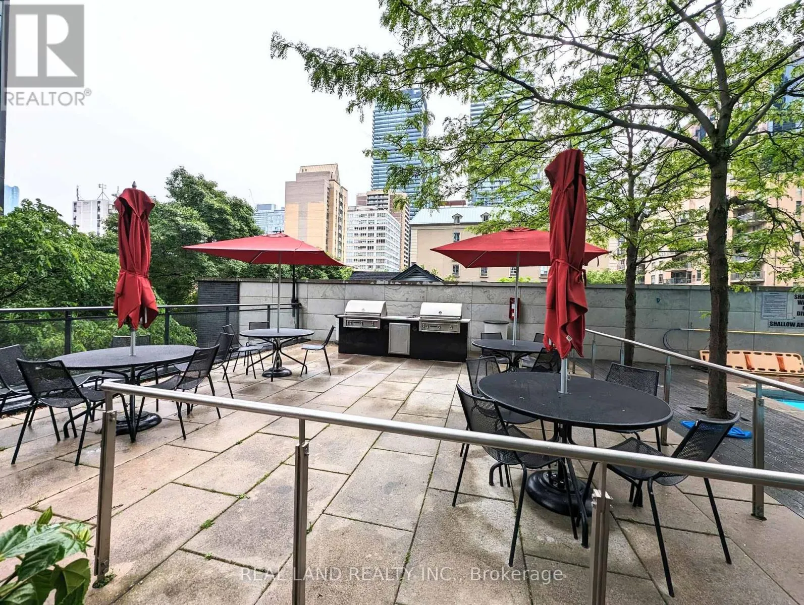 4005 - 110 CHARLES STREET E