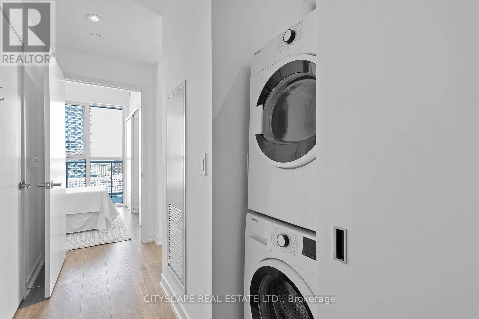 1603 - 15 LOWER JARVIS STREET S