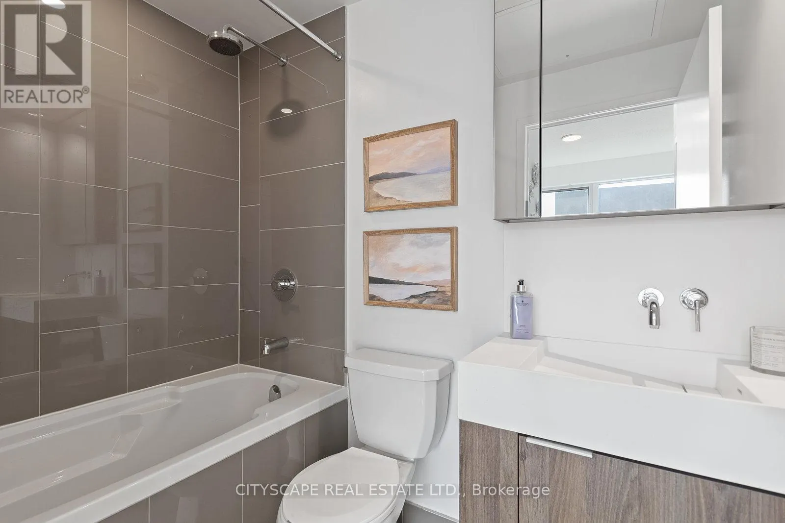 1603 - 15 LOWER JARVIS STREET S