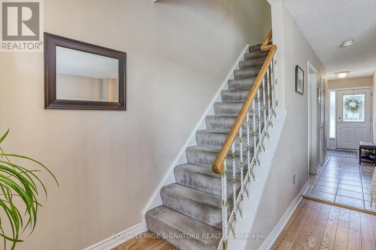 5 GOLDEN APPLEWAY