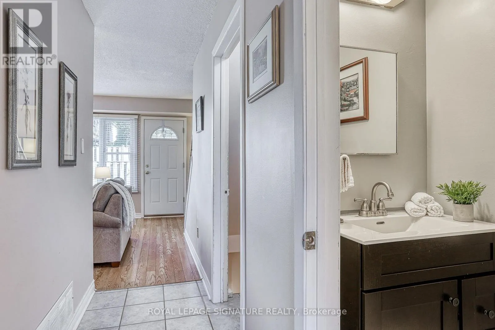 5 GOLDEN APPLEWAY