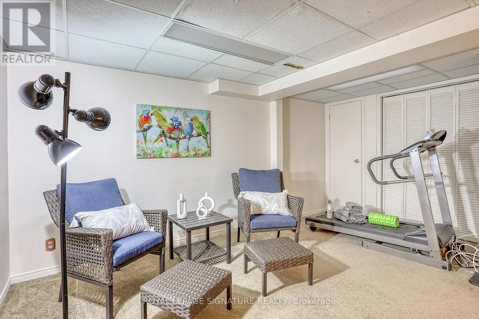 5 GOLDEN APPLEWAY