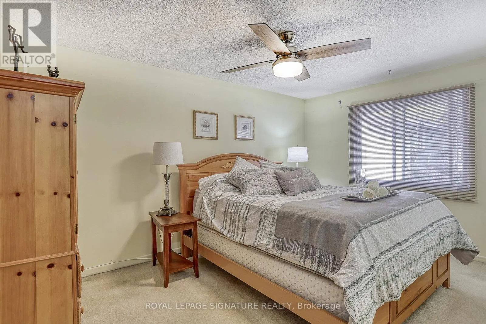 5 GOLDEN APPLEWAY