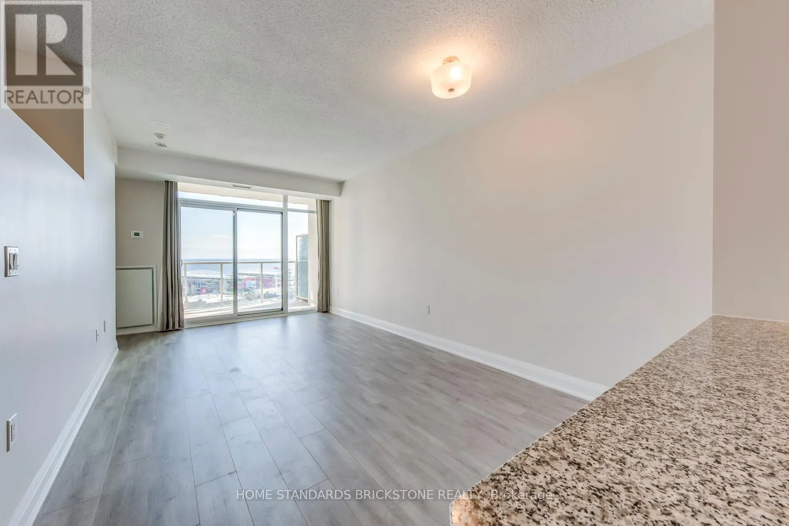 2508 - 125 WESTERN BATTERY ROAD