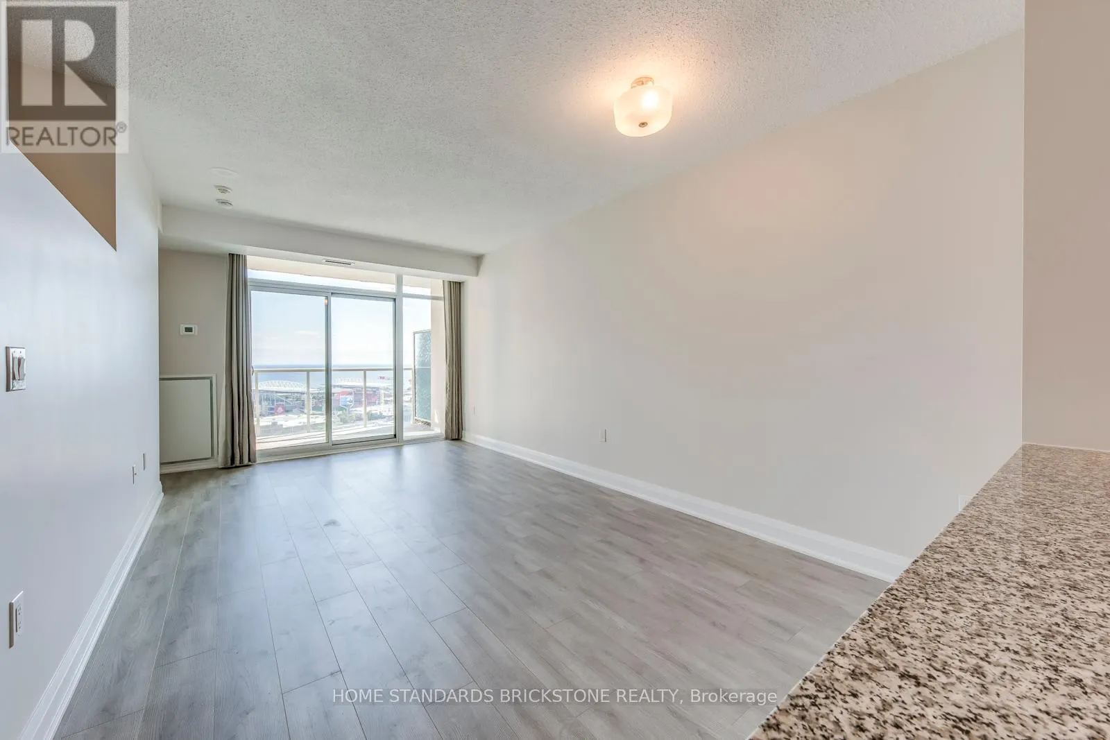 2508 - 125 WESTERN BATTERY ROAD