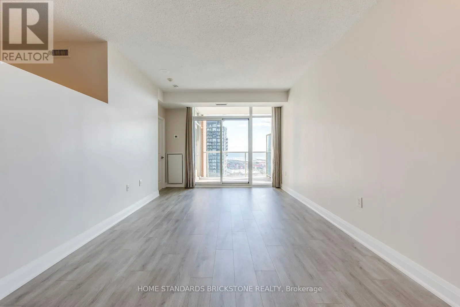 2508 - 125 WESTERN BATTERY ROAD