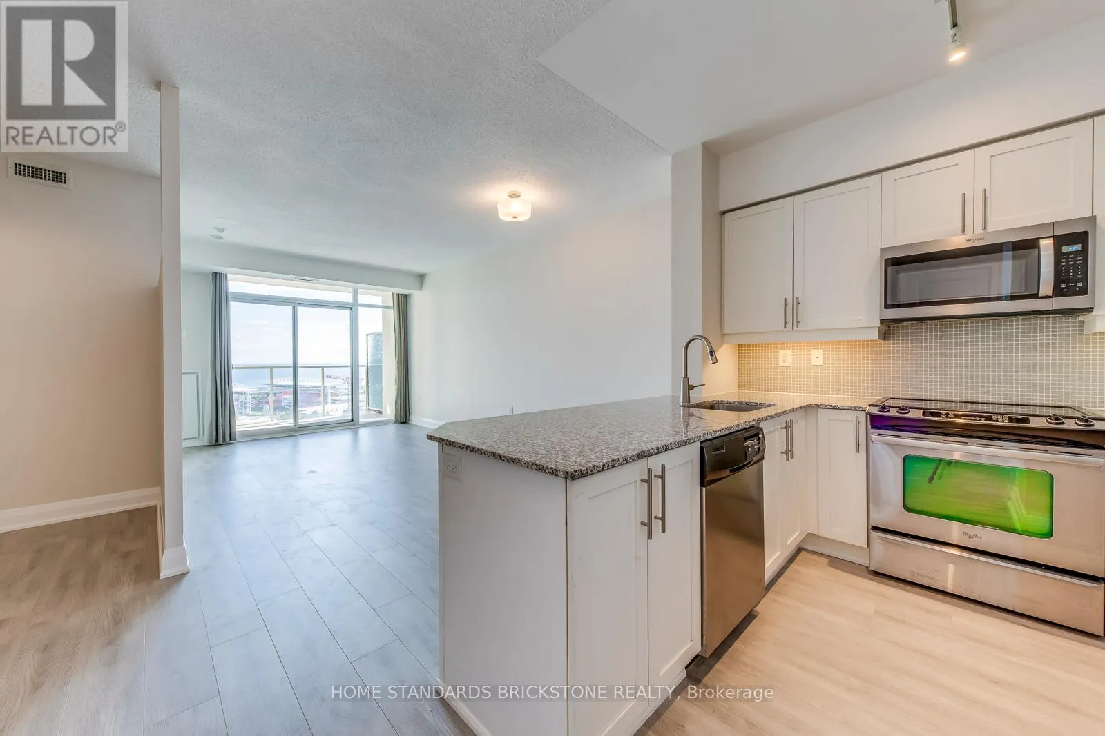 2508 - 125 WESTERN BATTERY ROAD