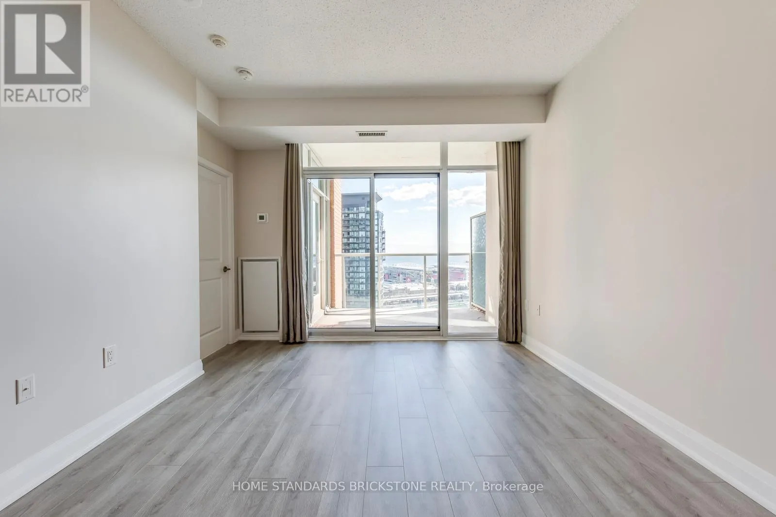 2508 - 125 WESTERN BATTERY ROAD