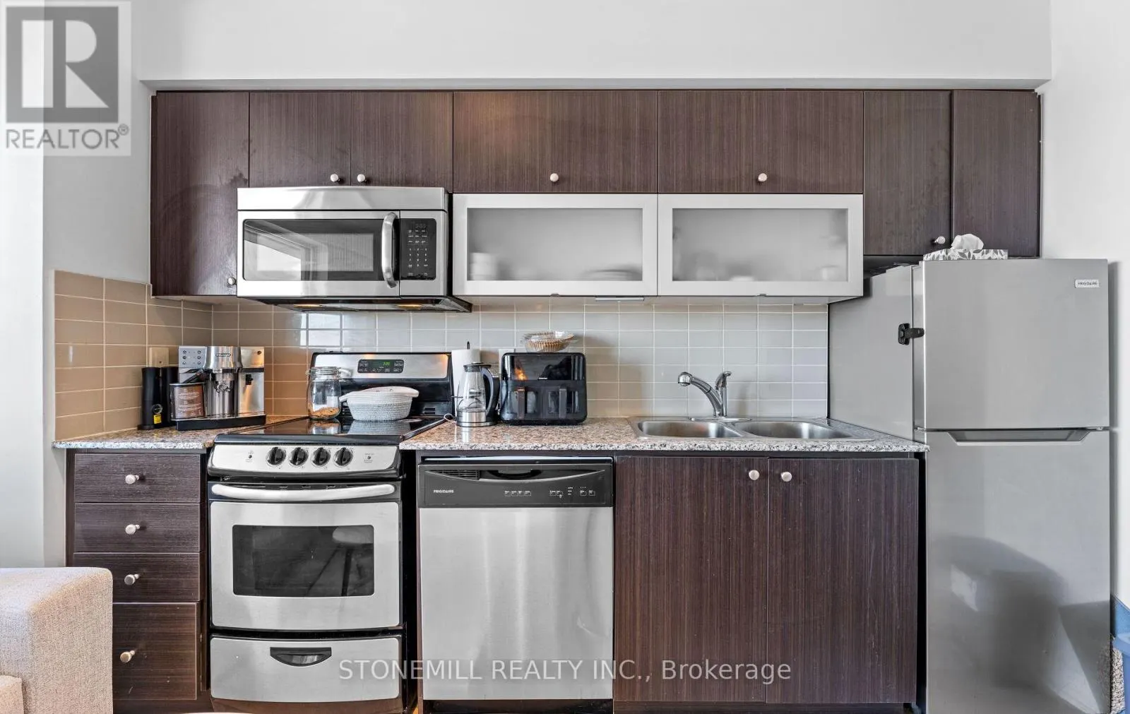 LPH07 - 2015 SHEPPARD AVENUE E