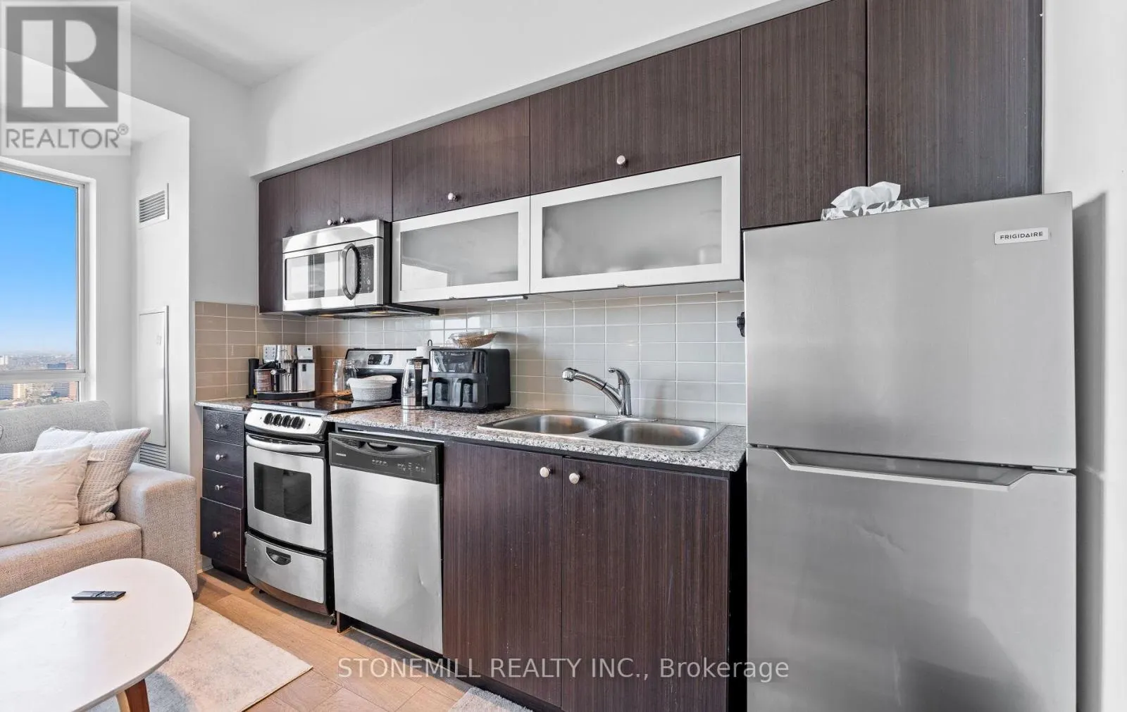 LPH07 - 2015 SHEPPARD AVENUE E