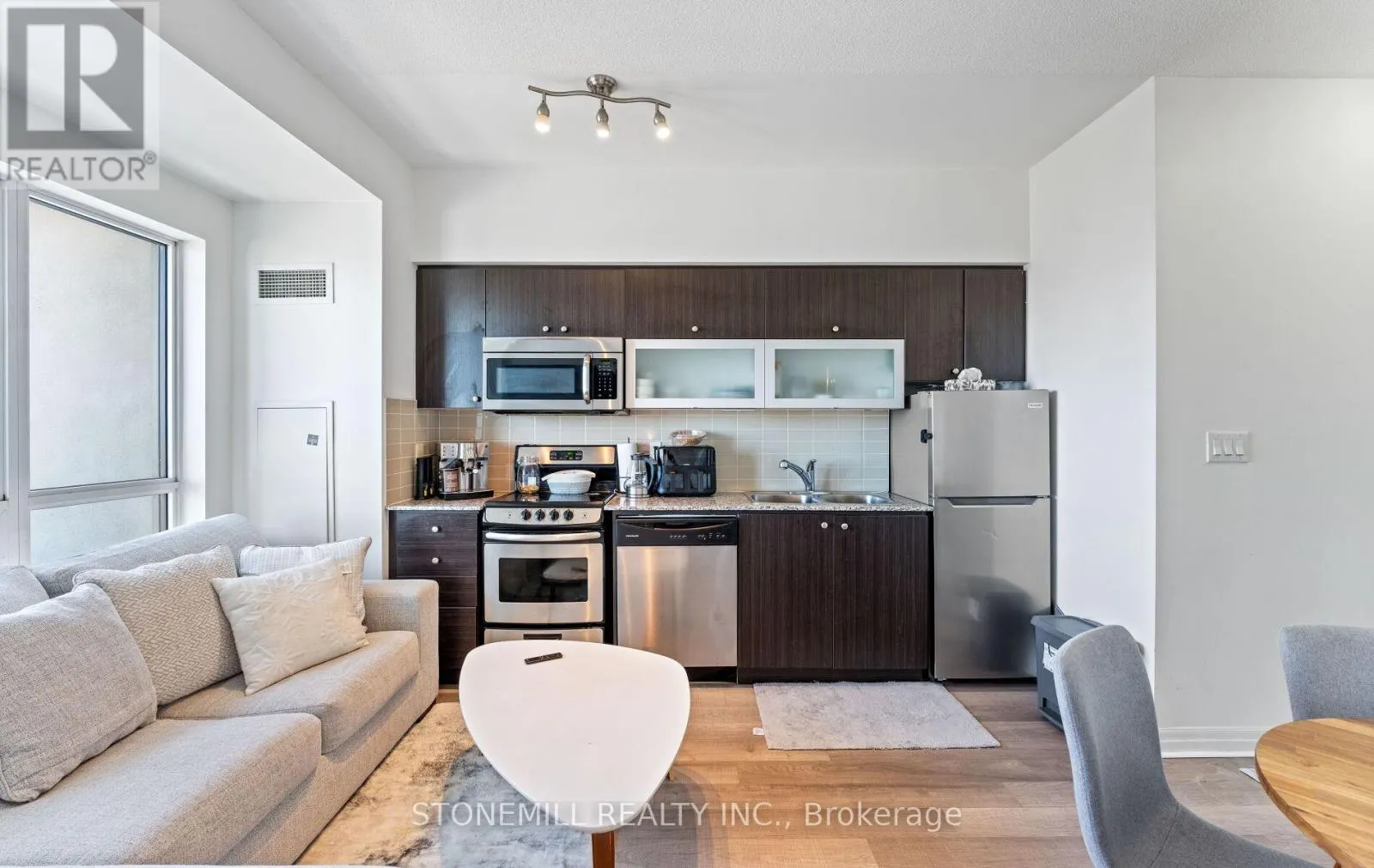 LPH07 - 2015 SHEPPARD AVENUE E