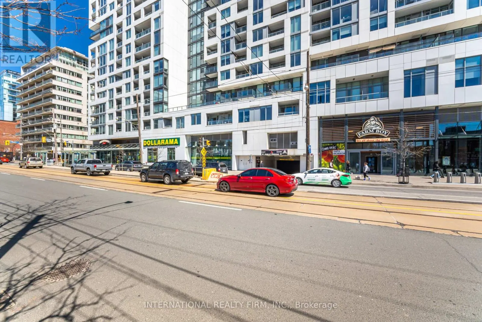 1012 - 27 BATHURST STREET