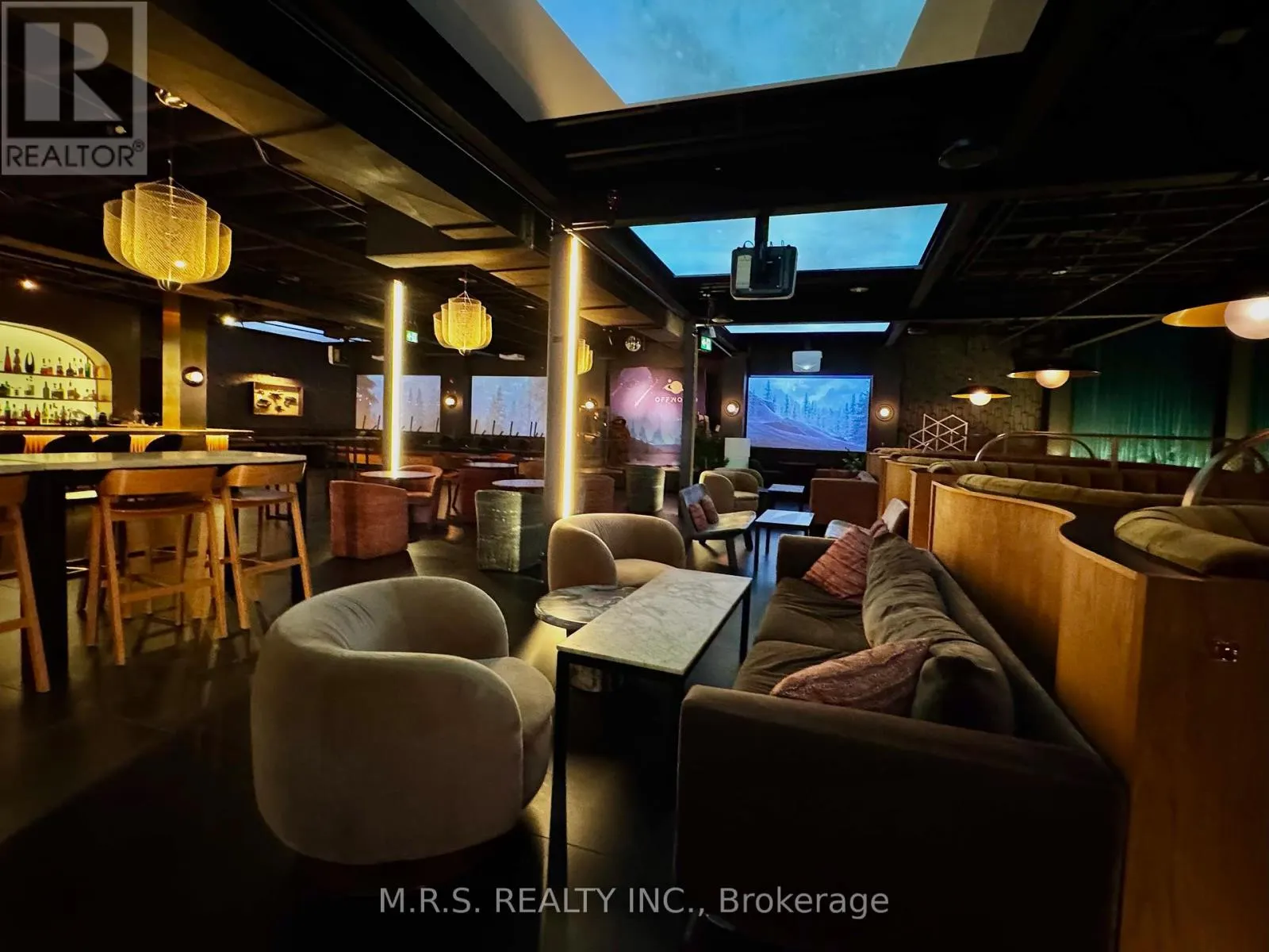 2ND FLOOR - 739 QUEEN STREET W