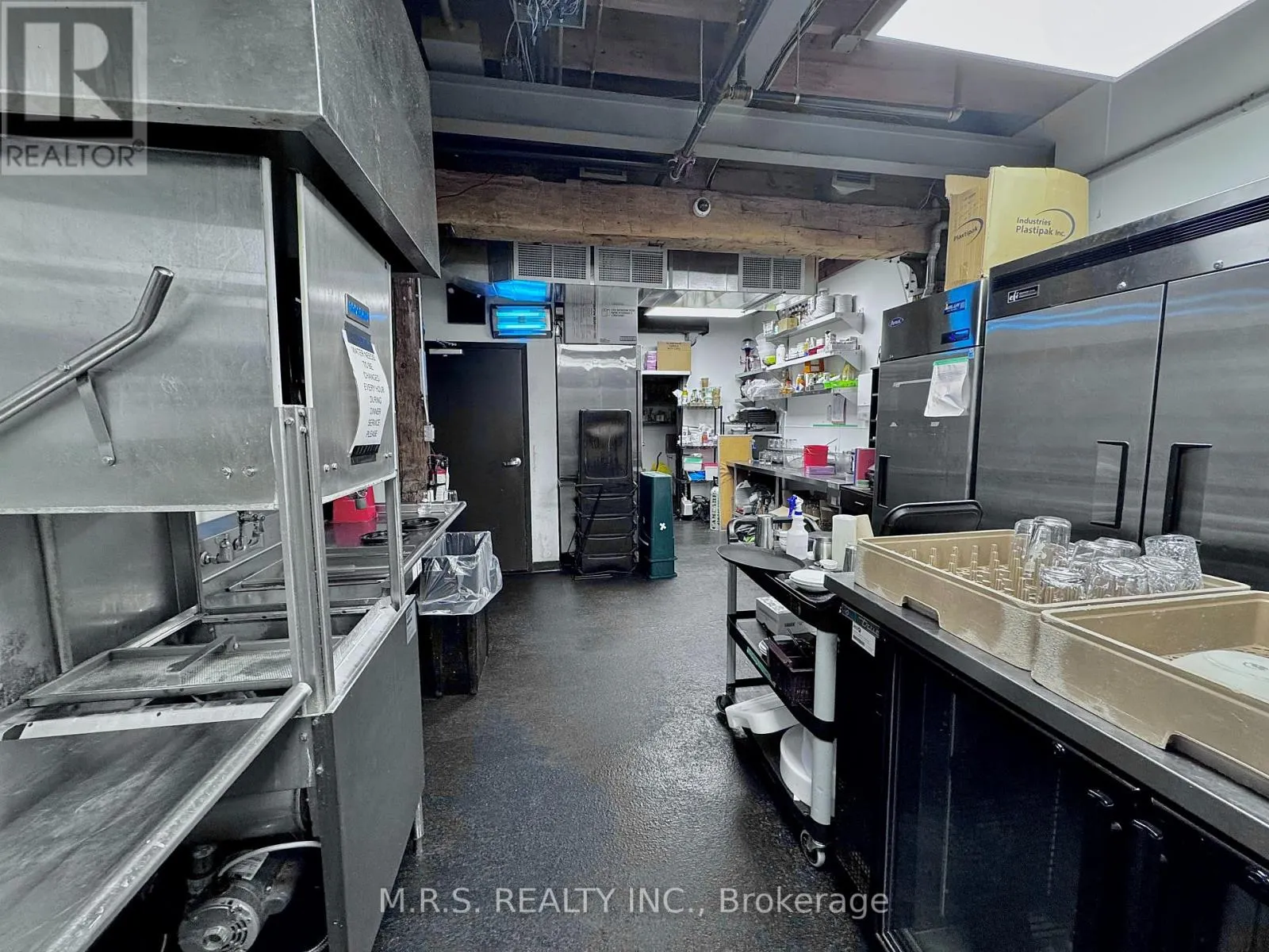 2ND FLOOR - 739 QUEEN STREET W