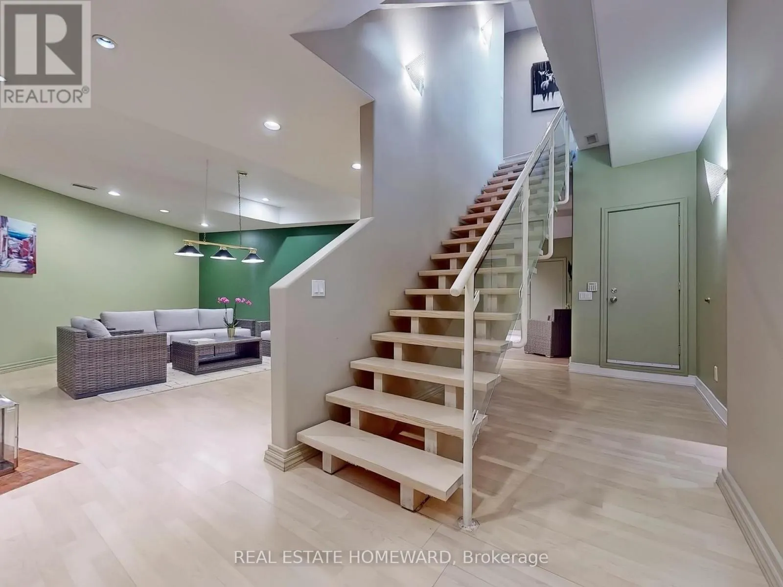 128 LAURENTIDE DRIVE