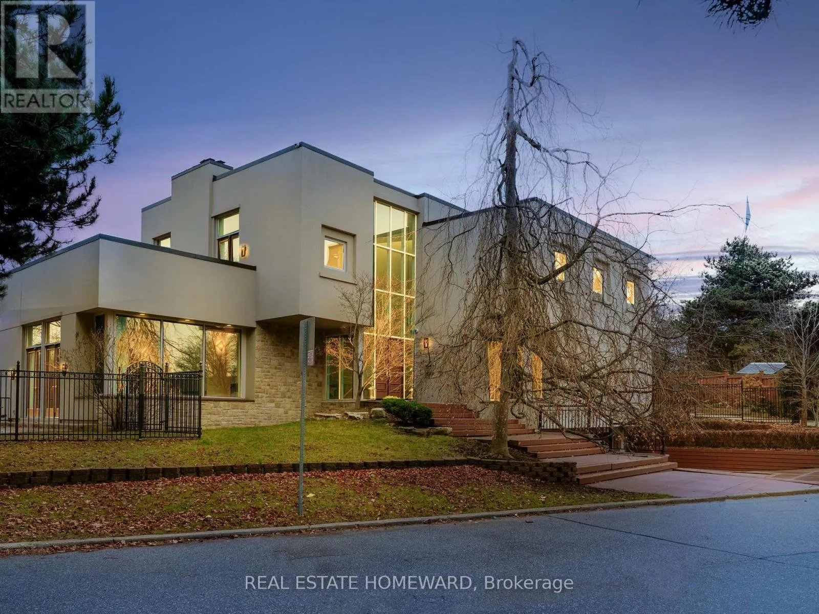 128 LAURENTIDE DRIVE