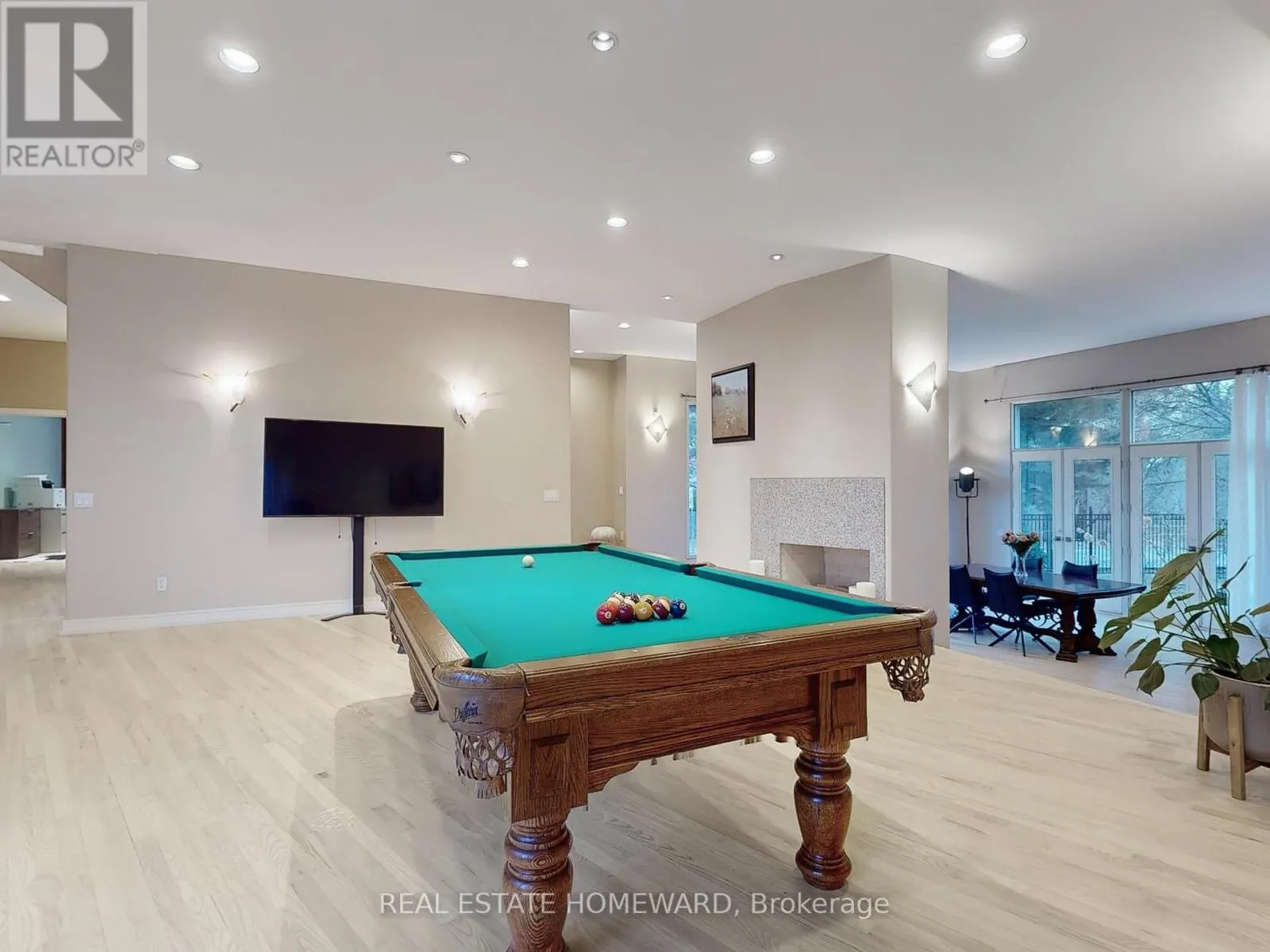 128 LAURENTIDE DRIVE