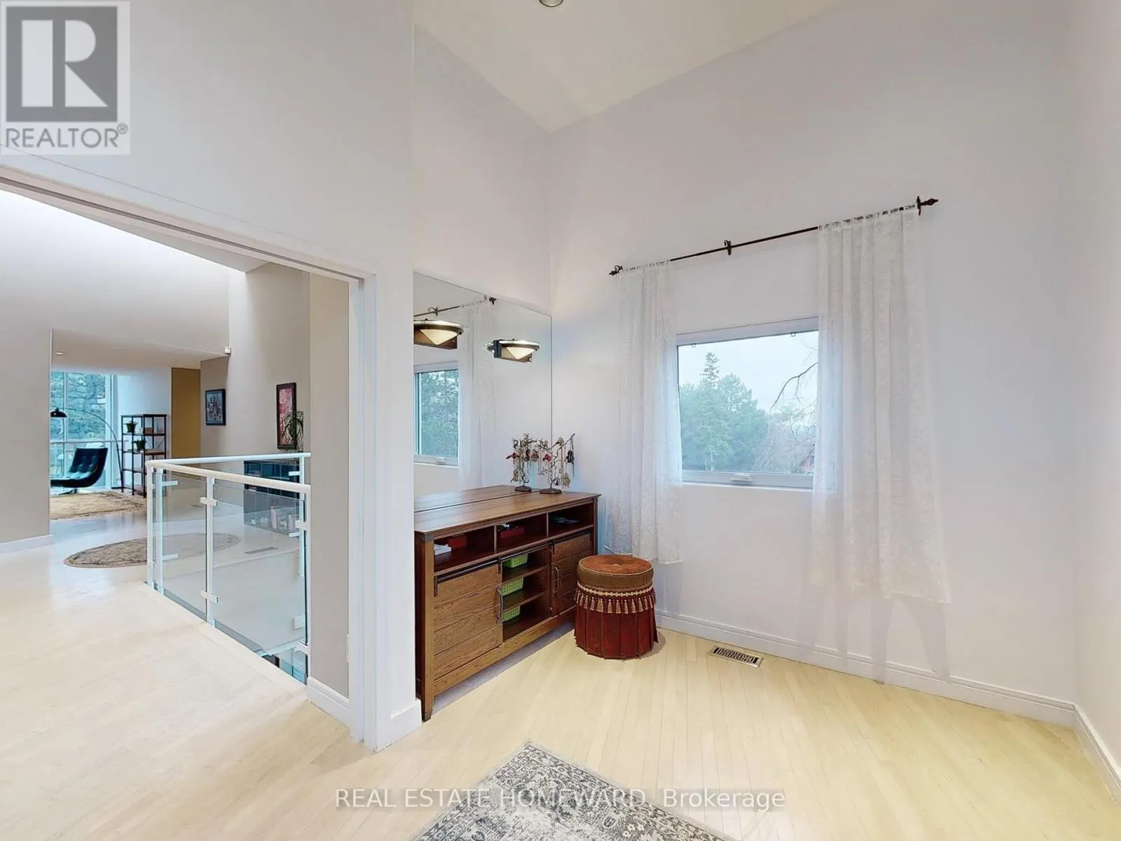 128 LAURENTIDE DRIVE