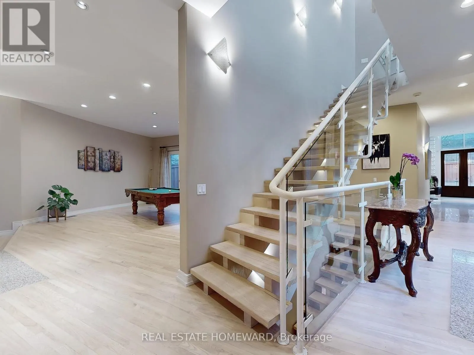 128 LAURENTIDE DRIVE