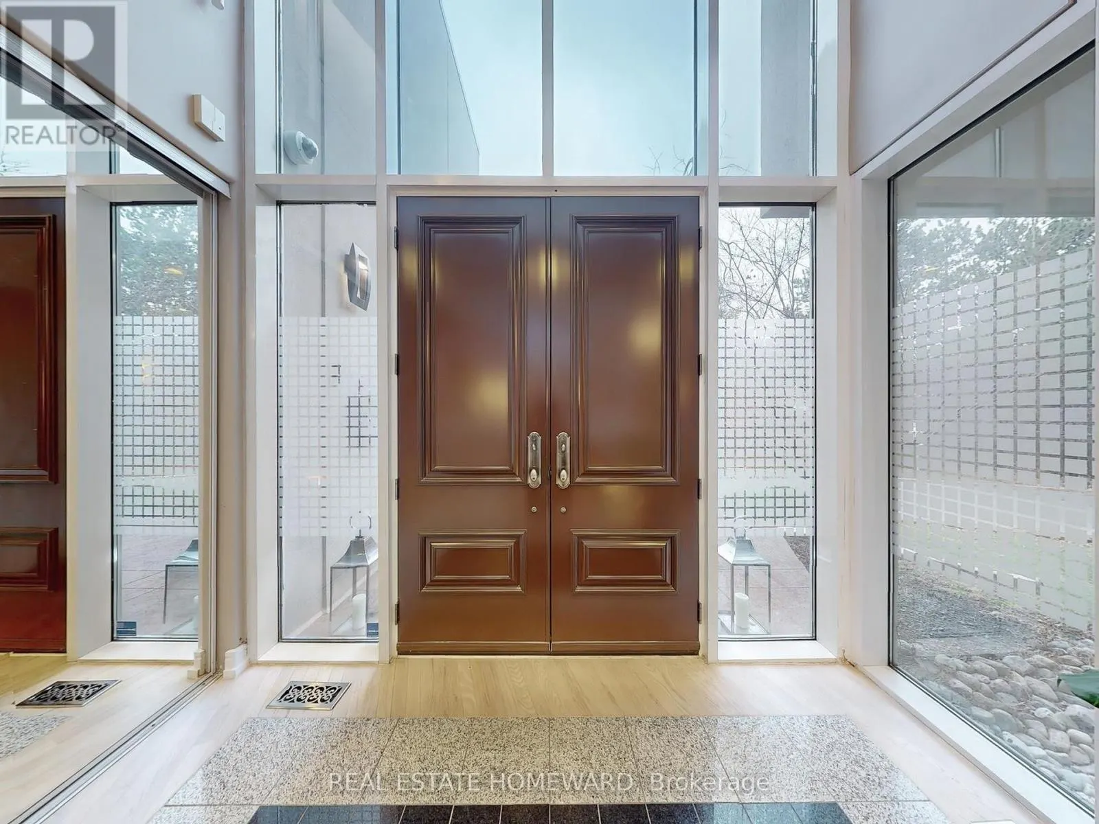 128 LAURENTIDE DRIVE