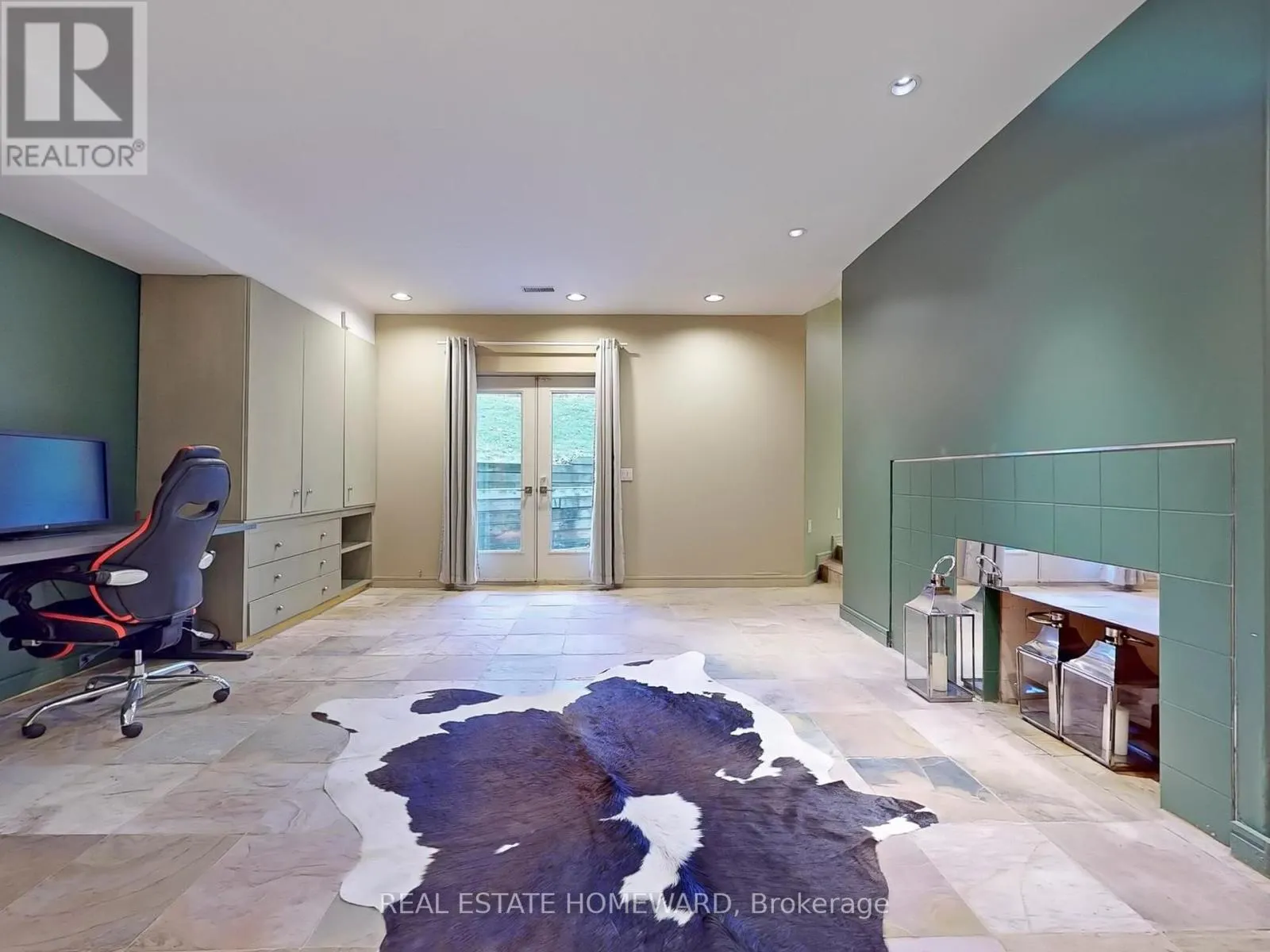 128 LAURENTIDE DRIVE