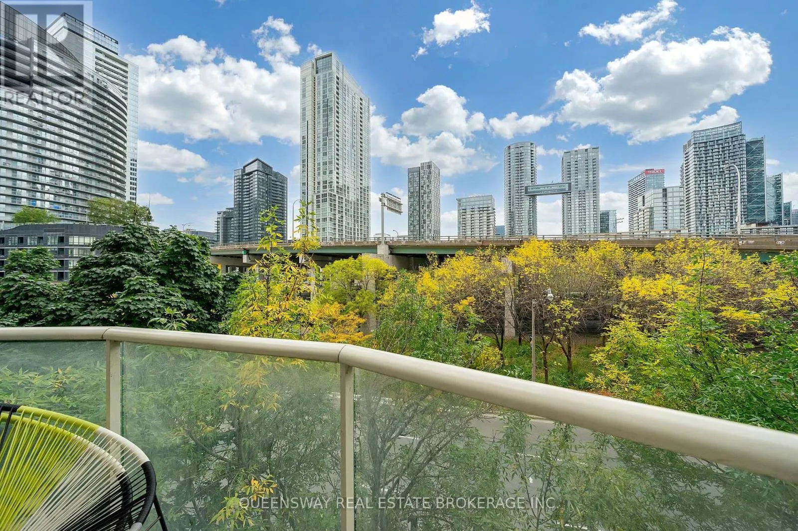 429 - 550 QUEENS QUAY W