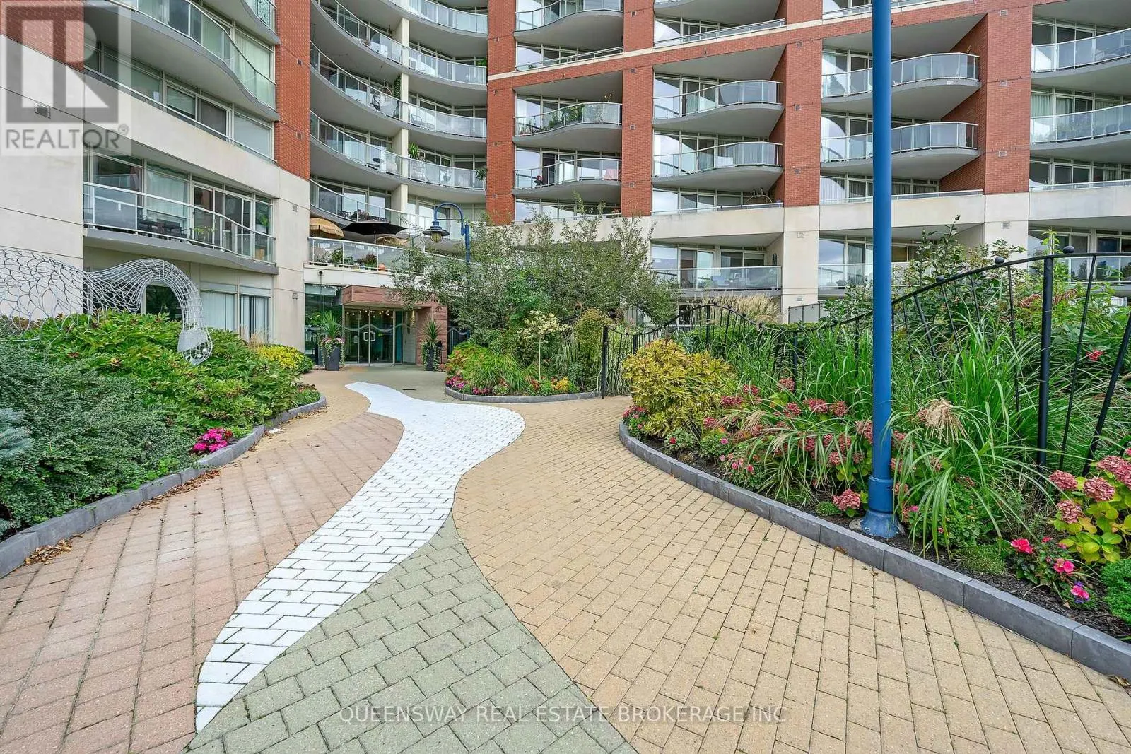 429 - 550 QUEENS QUAY W