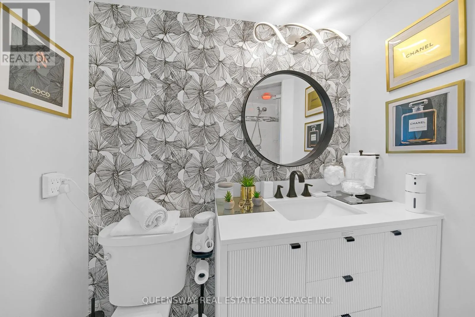 429 - 550 QUEENS QUAY W