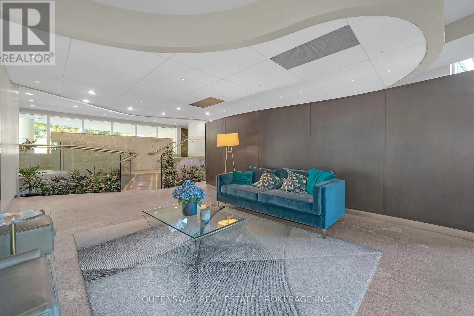 429 - 550 QUEENS QUAY W
