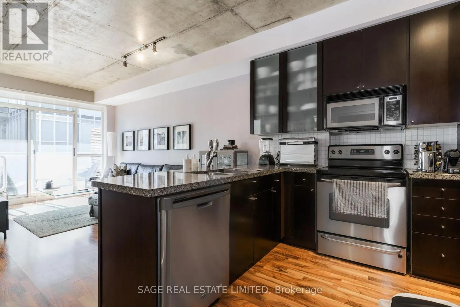 804 - 1005 KING STREET W