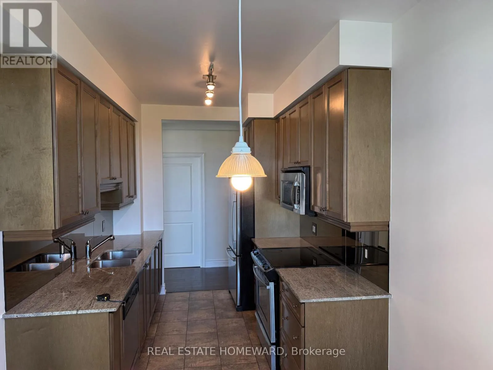 714 - 10 BLOORVIEW PLACE