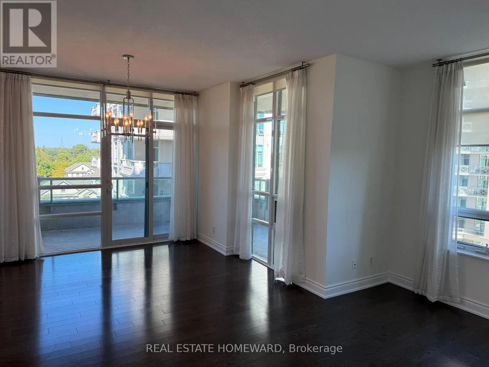 714 - 10 BLOORVIEW PLACE