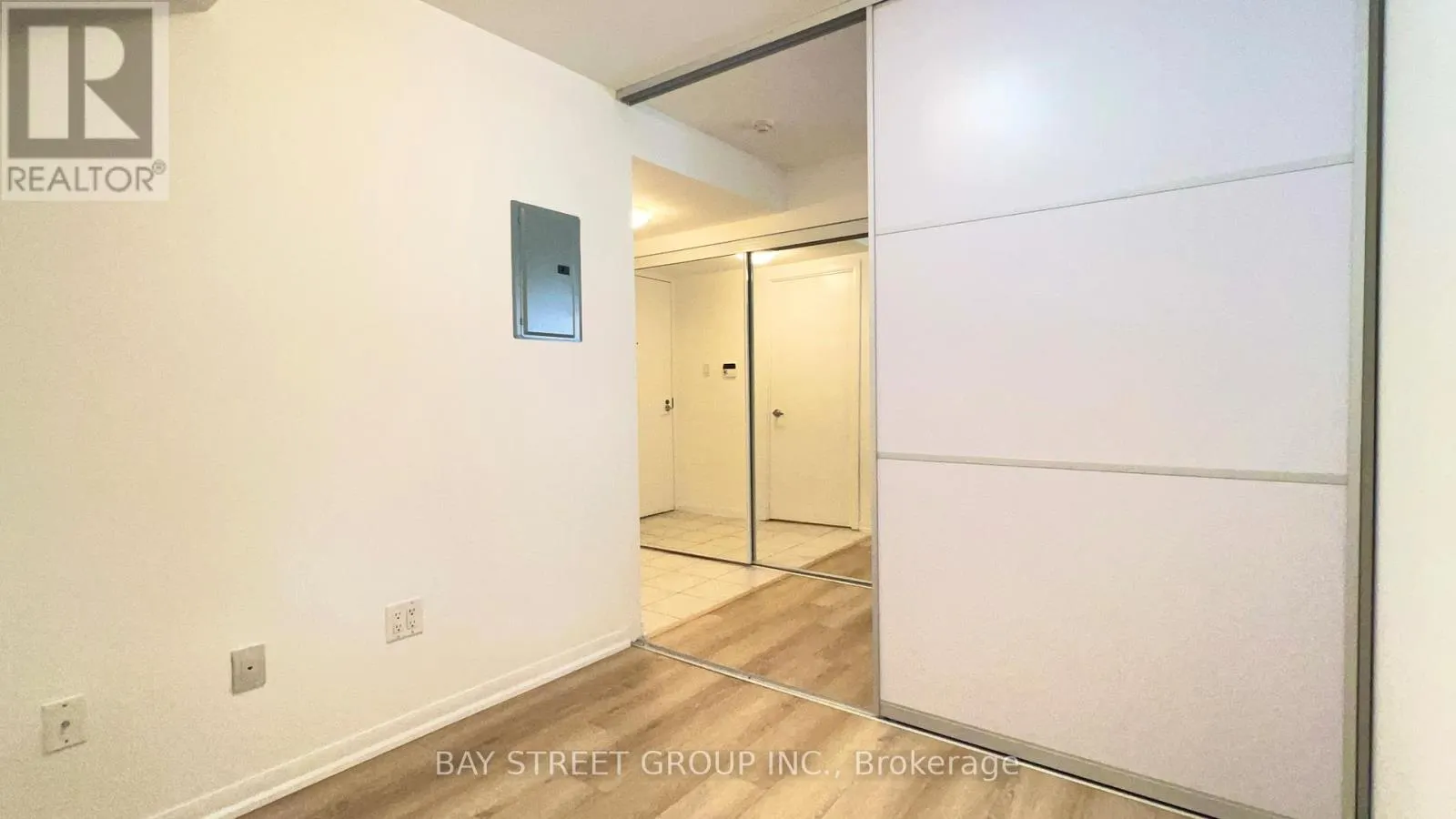 508 - 38 GRENVILLE STREET