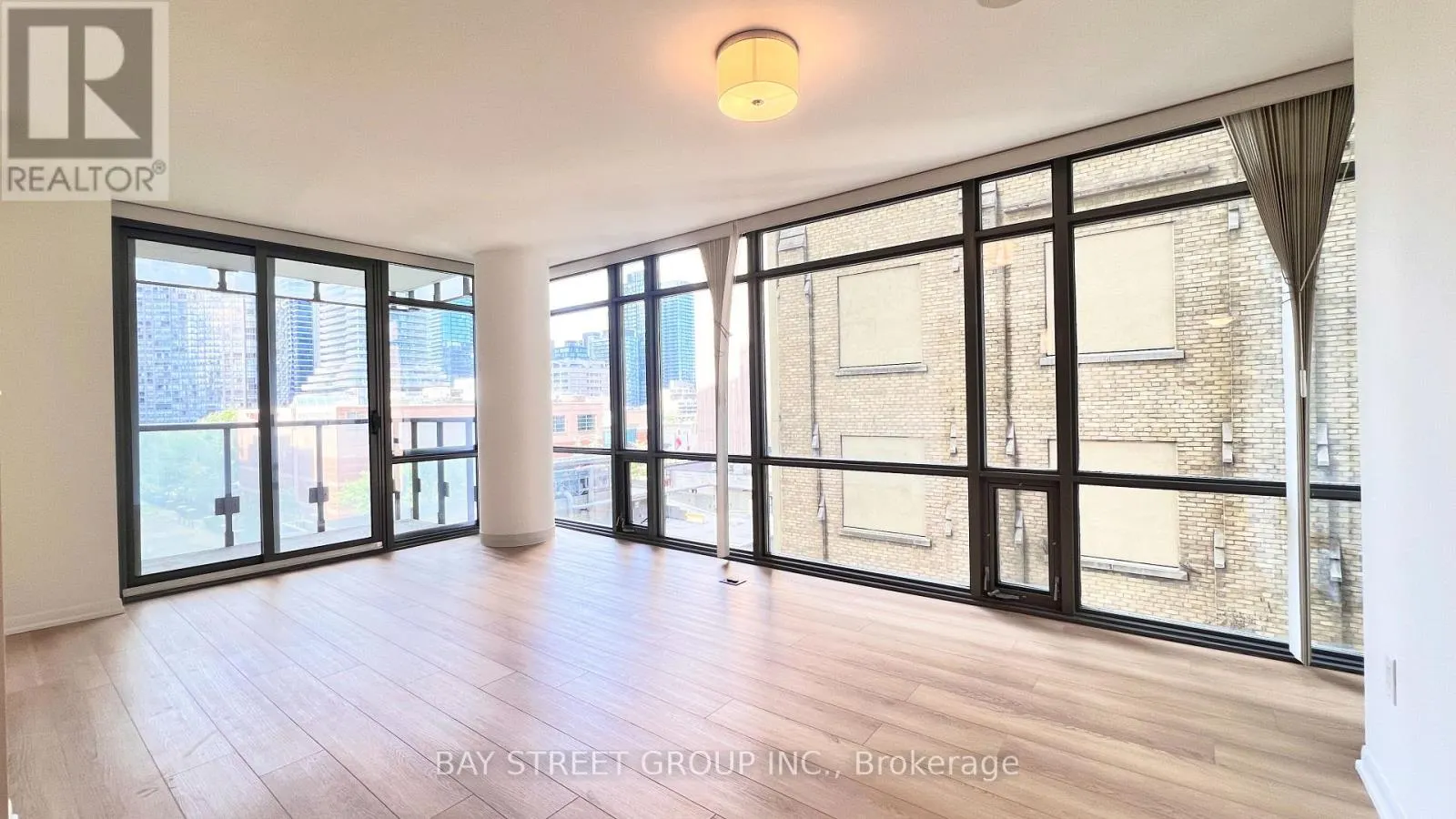 508 - 38 GRENVILLE STREET