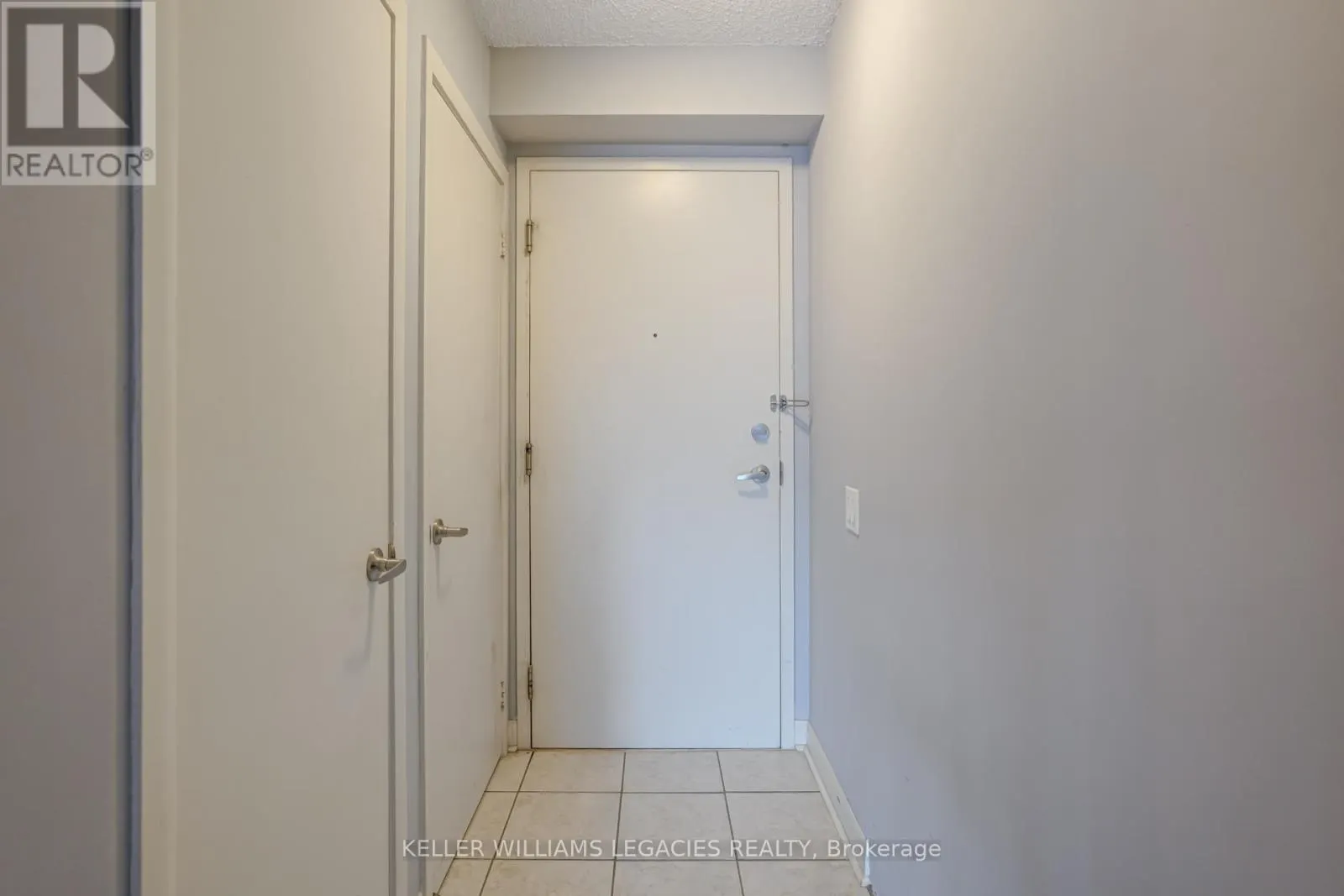 842 - 525 WILSON AVENUE