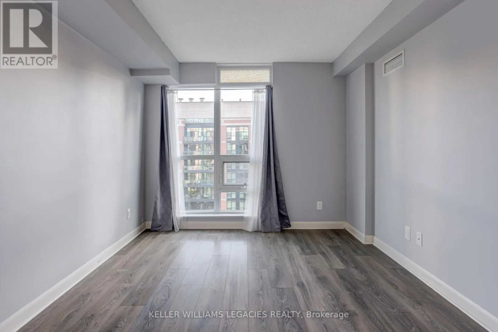 842 - 525 WILSON AVENUE