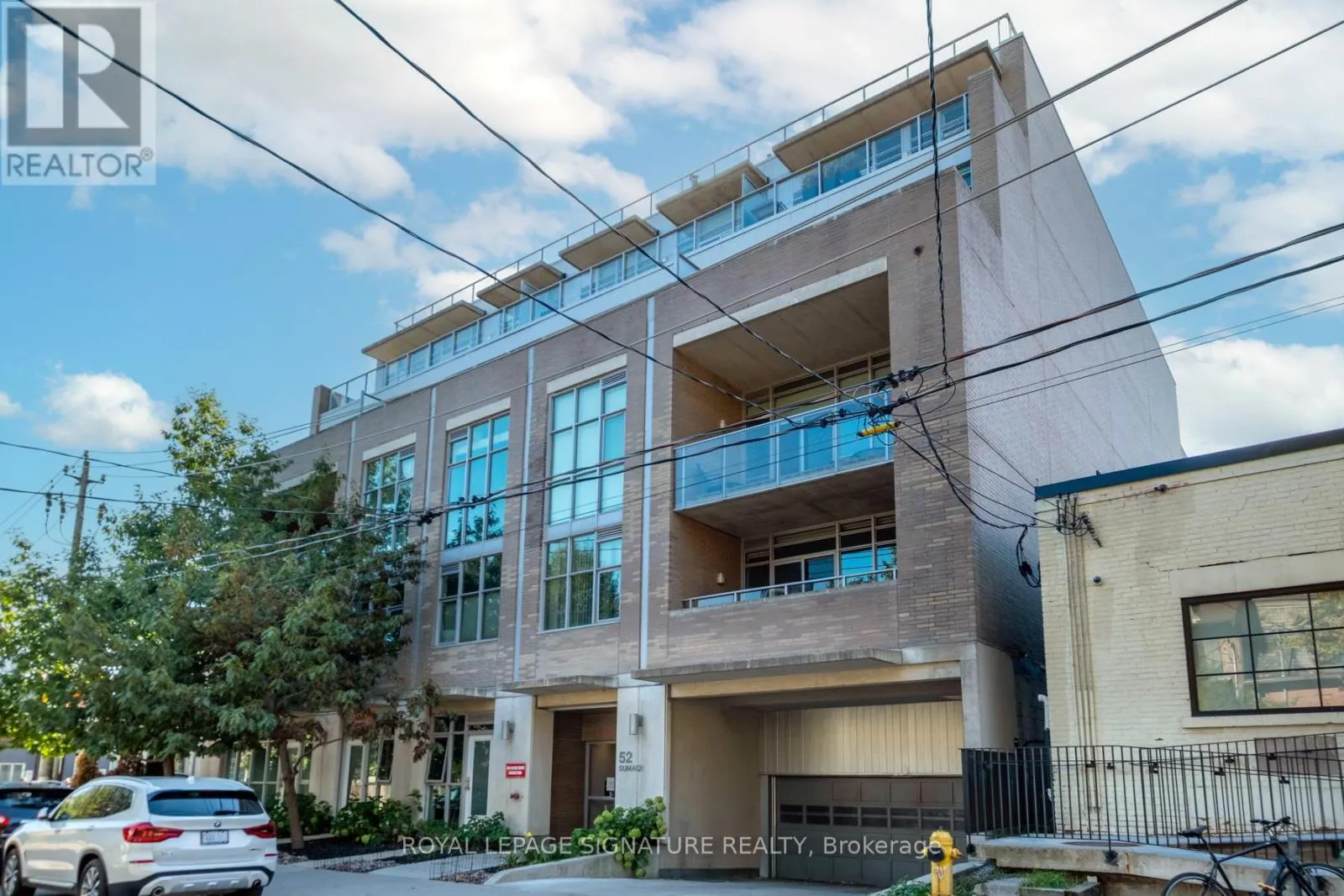 208 - 52 SUMACH STREET