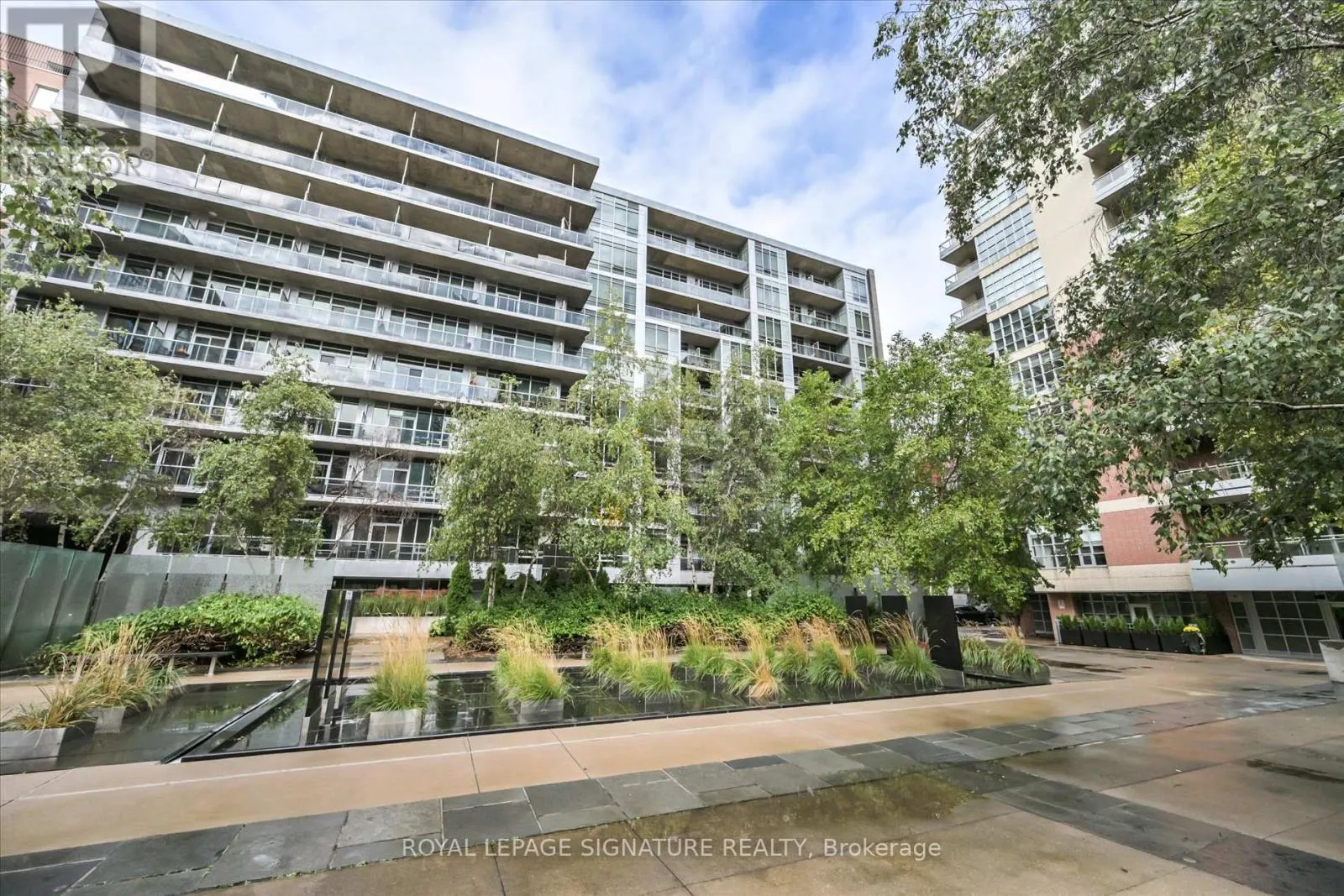 305 - 23 BRANT STREET
