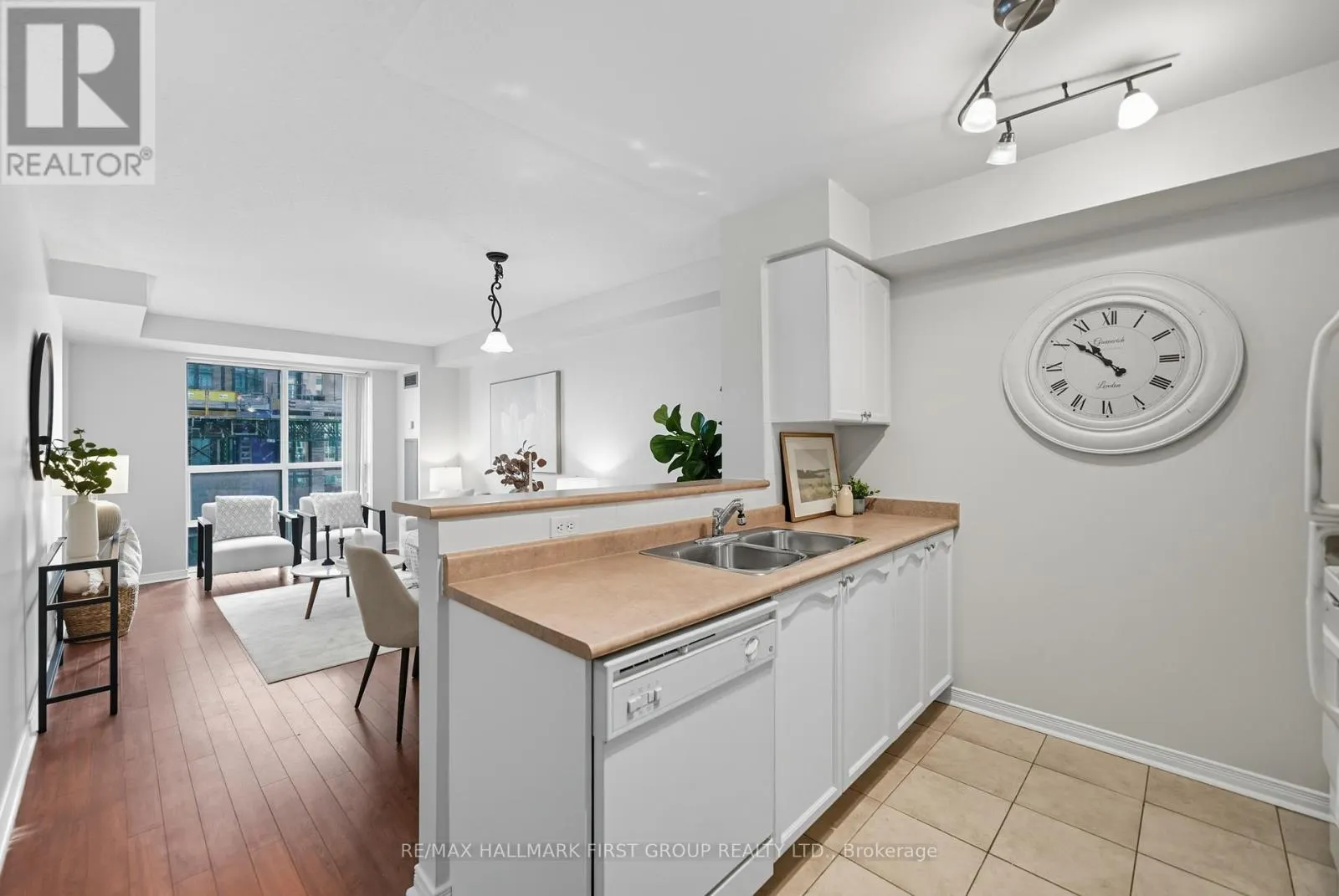 612 - 28 OLIVE AVENUE, #612