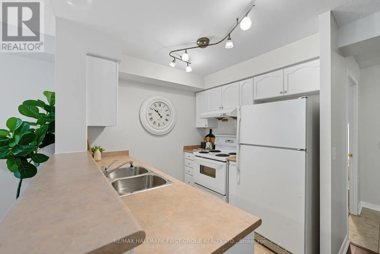612 - 28 OLIVE AVENUE, #612