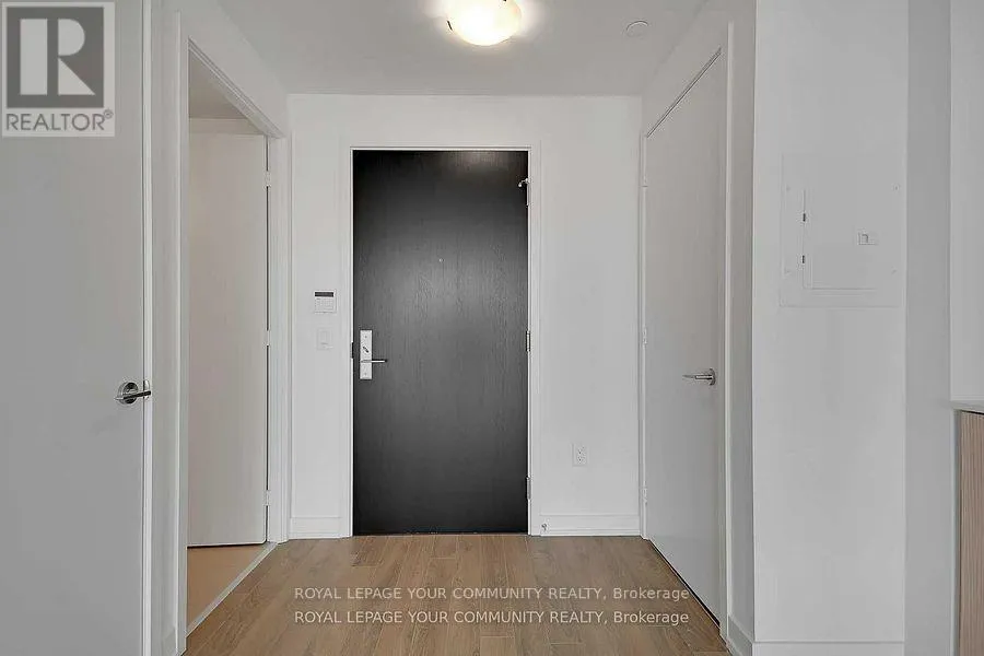 1705 - 158 FRONT STREET E