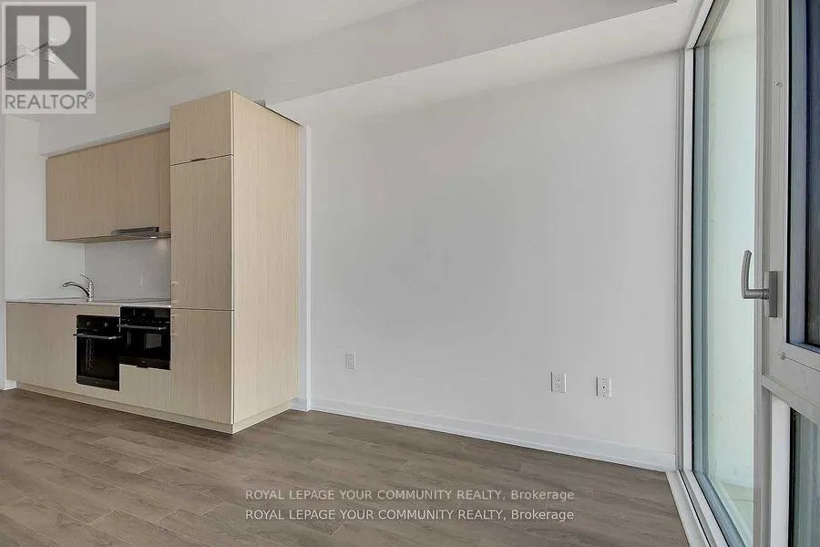 1705 - 158 FRONT STREET E
