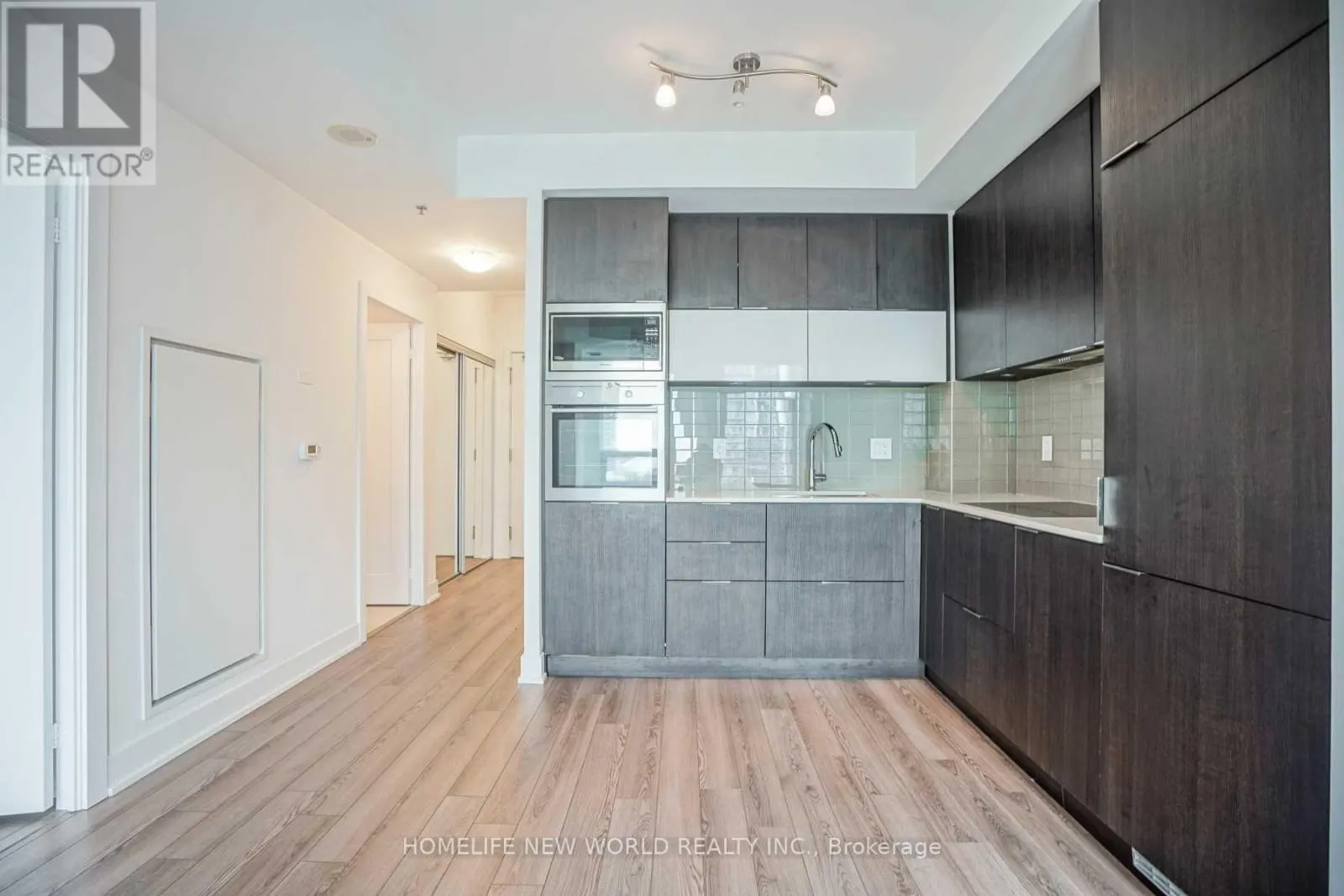 2708 - 318 RICHMOND STREET W